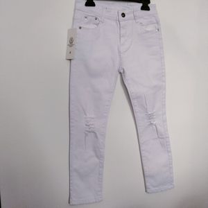 NWT Fredd Marshall Women's Distressed White Jeans Sz 8